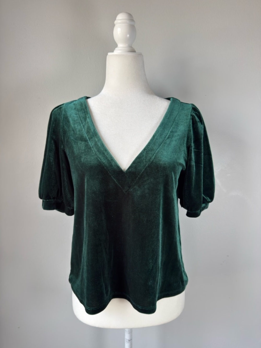ModCloth Emerald Green Velvet Puff Sleeve V-Neck Top Women’s Small